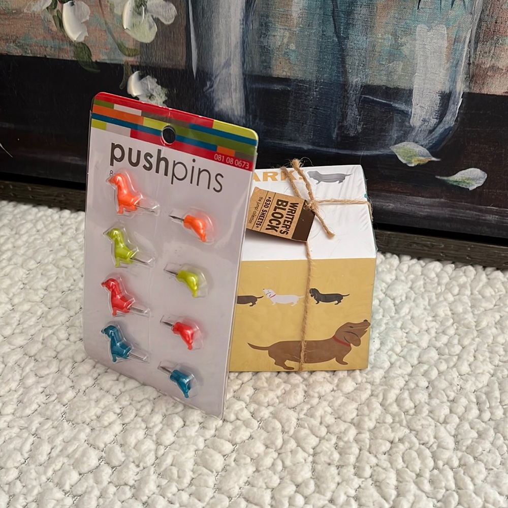 NWT Adorable Dachshund Note Block and Push Pin Set